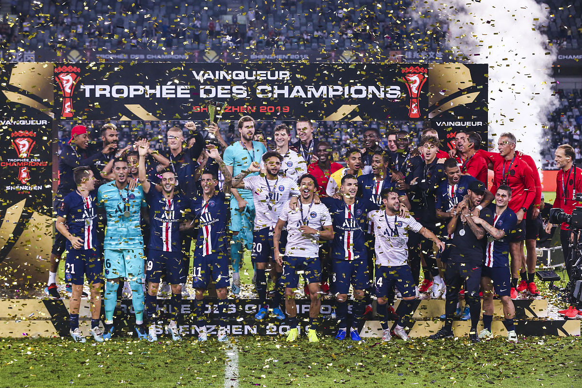 开云体育官网-精彩足球赛事中赛场的激烈对抗