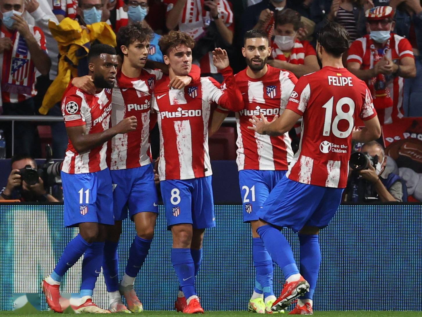 开云下载-阿贾克斯客场击败多特蒙德，提前晋级