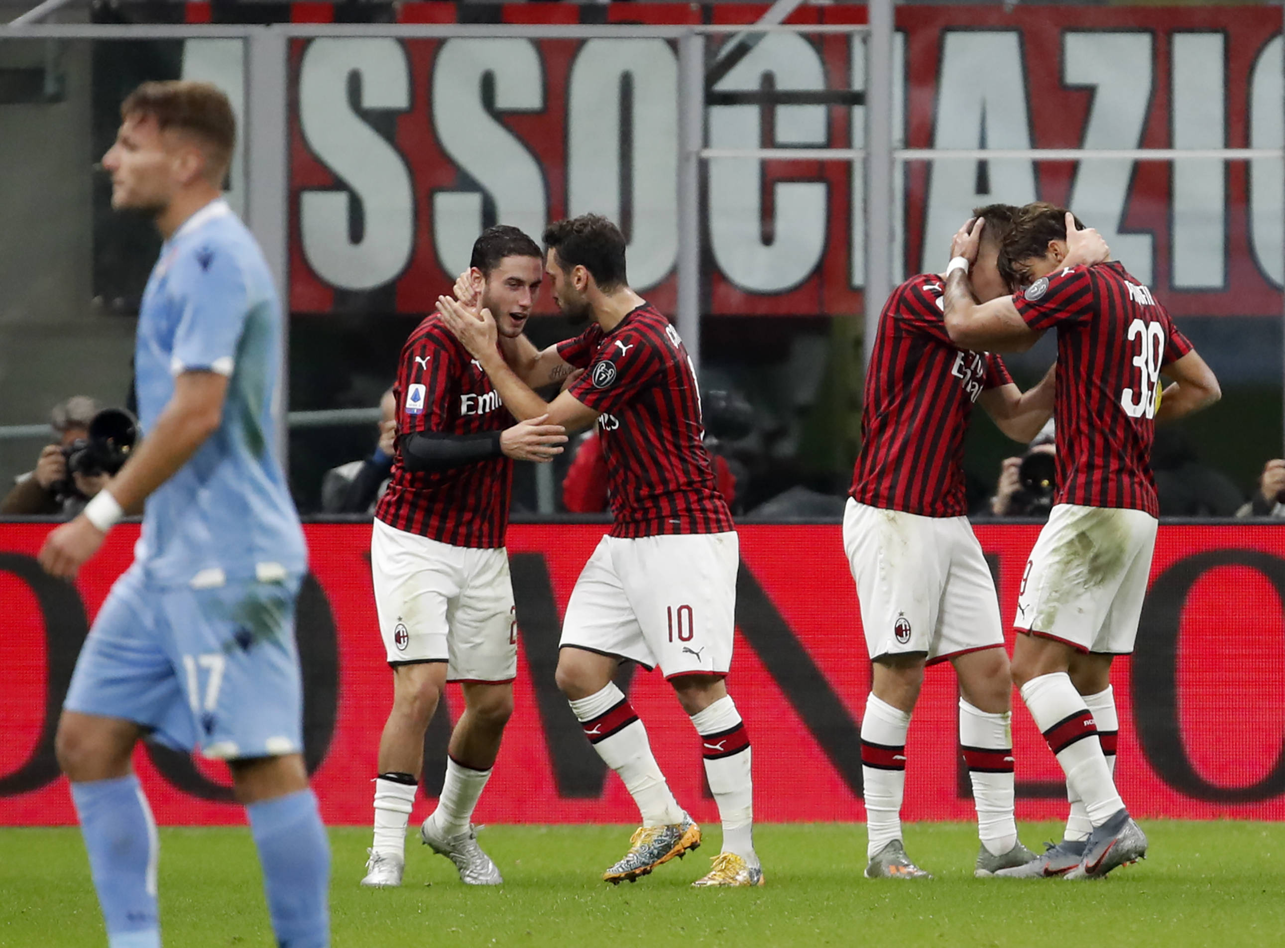 阿贾克斯客场击败多特蒙德，提前晋级