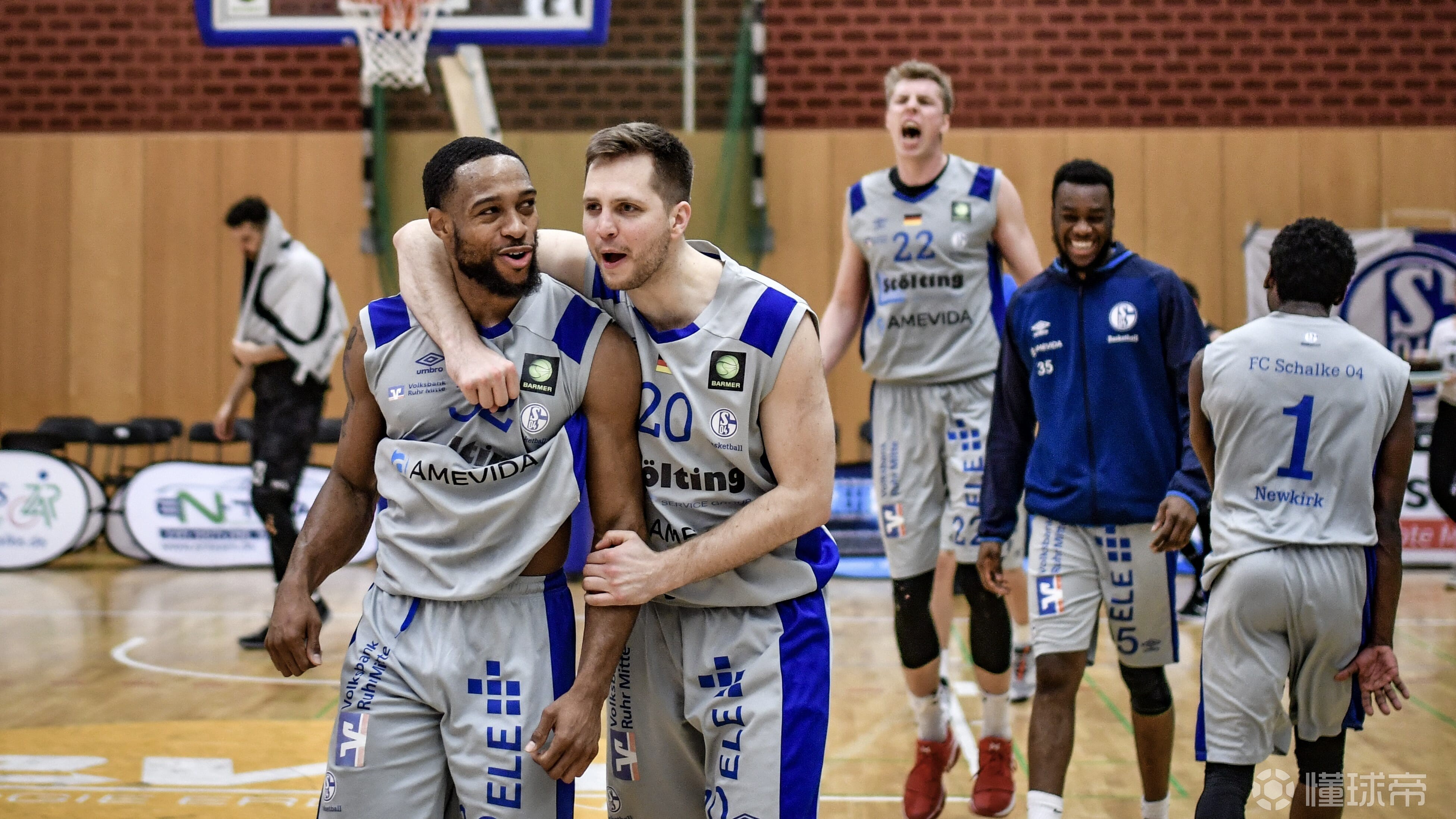 沙尔克四川轮不胜，联赛排名继续下滑