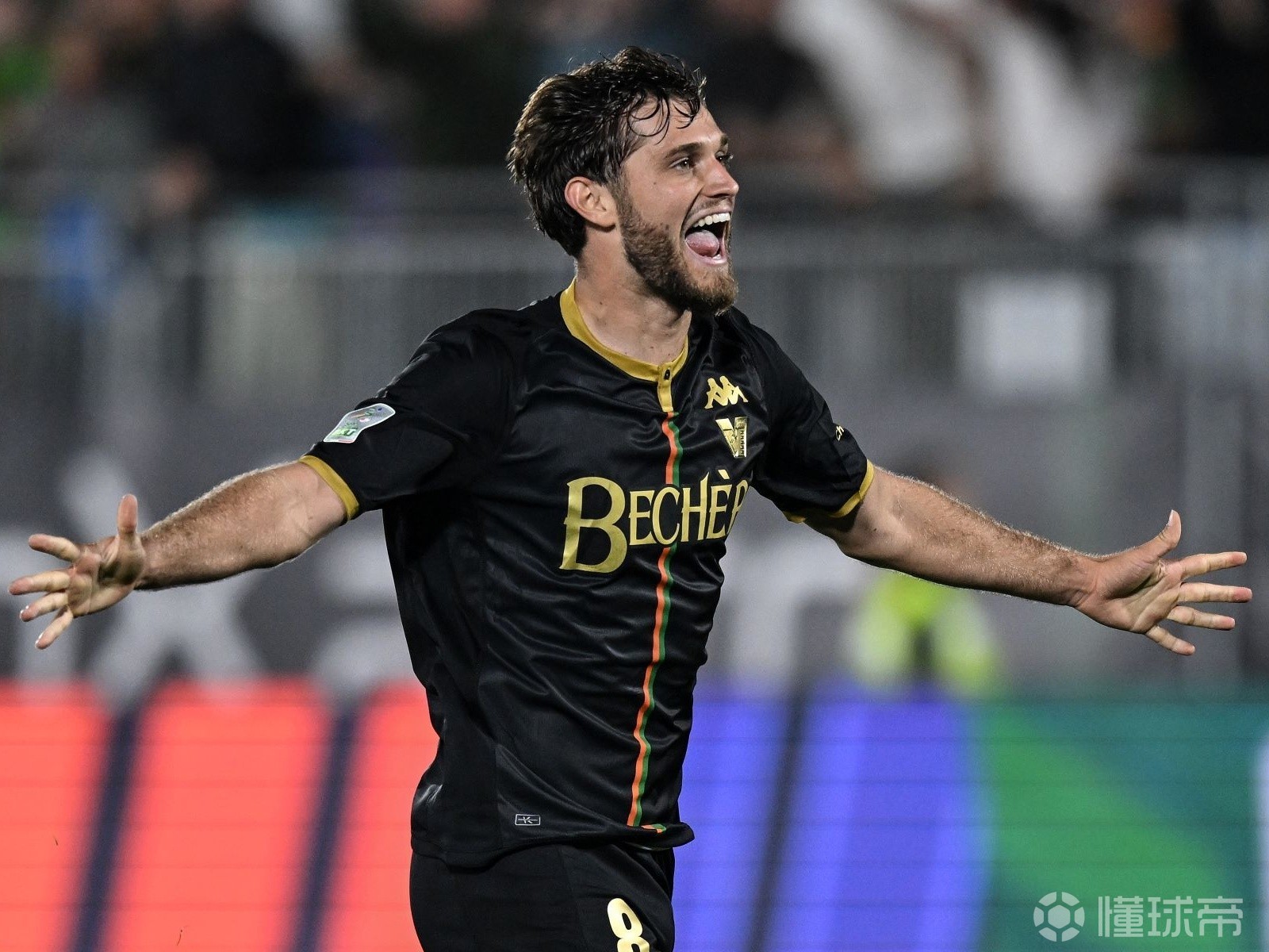 开云体育APP下载-佛罗伦萨中场被曝离队传闻,俱乐部否认