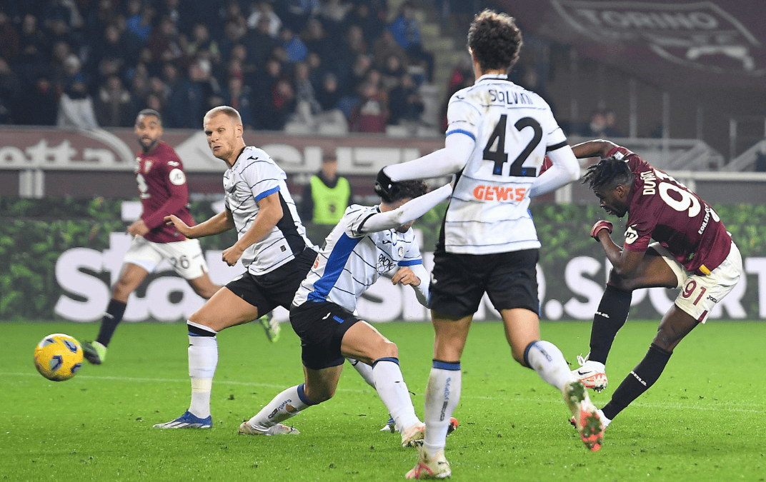 开云体育平台APP-都灵客场逼平卡利亚里,争取更多胜利