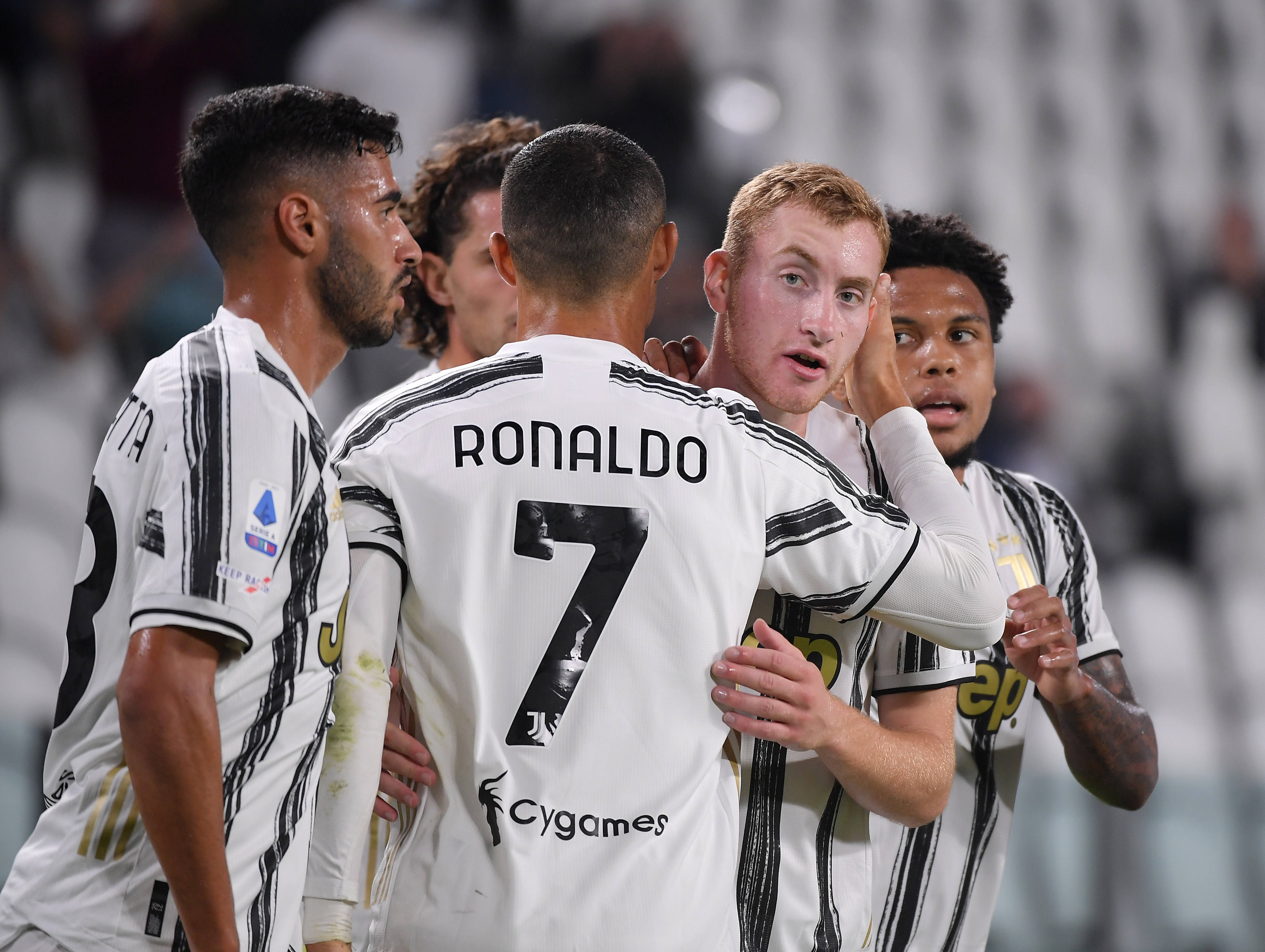 都灵客场逼平卡利亚里,争取更多胜利 都灵客场逼平卡利亚里,争取更多胜利