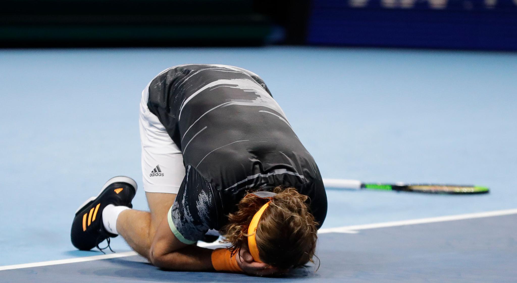 ATP总决赛逆转年终总决赛，西西帕斯高光表现