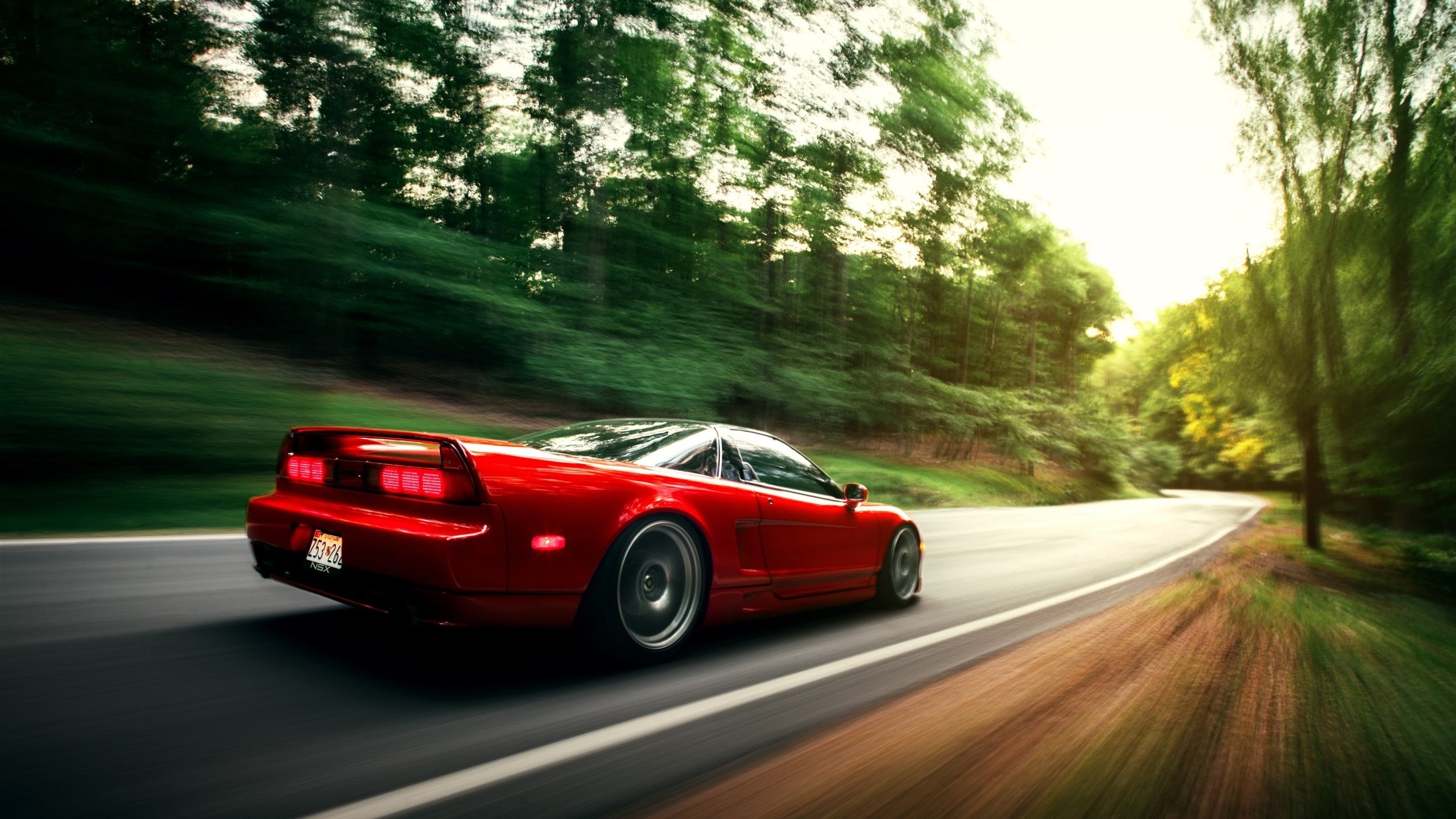 云端悬崖与亿万草皮，足球世界的生存论对决