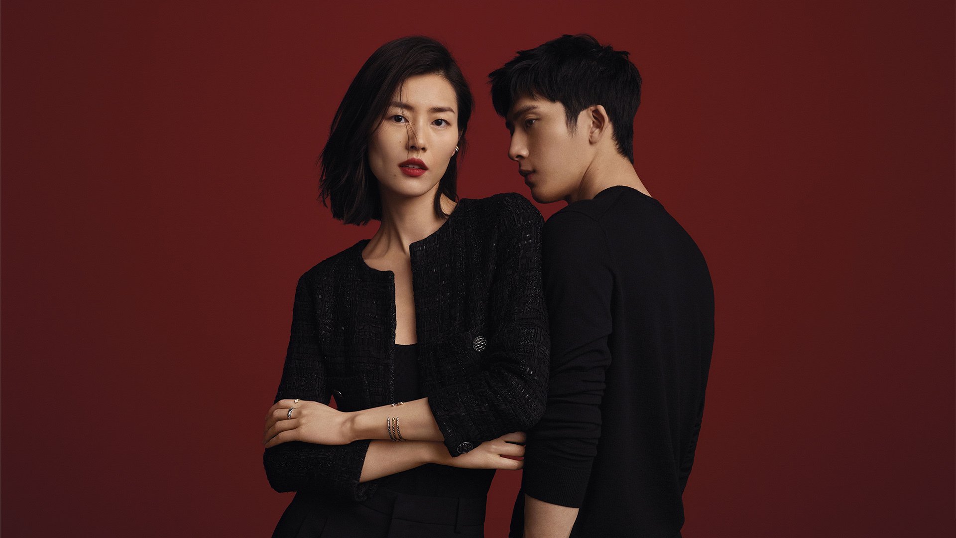 开云APP-赛道与球场的双重奏，新赛季军团对决中的沉默奇兵与火力压制