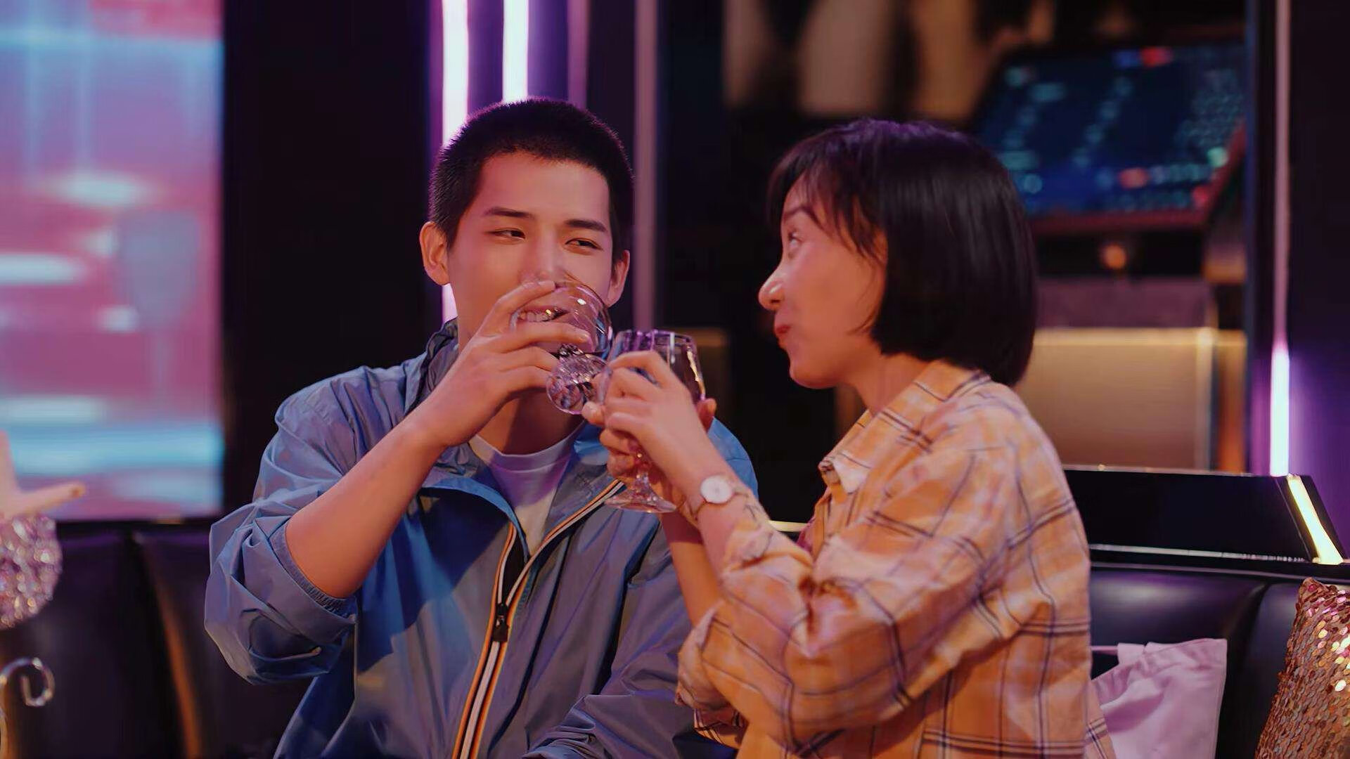 开云体育登录-NBA跨界之夜，当克瓦拉茨赫利亚闯入赛场谱写绿色乐章